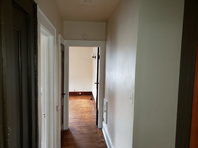 Building Photo - 99 Tyler St