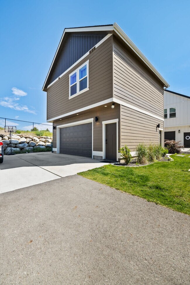 Building Photo - 3432 Blaze Lp