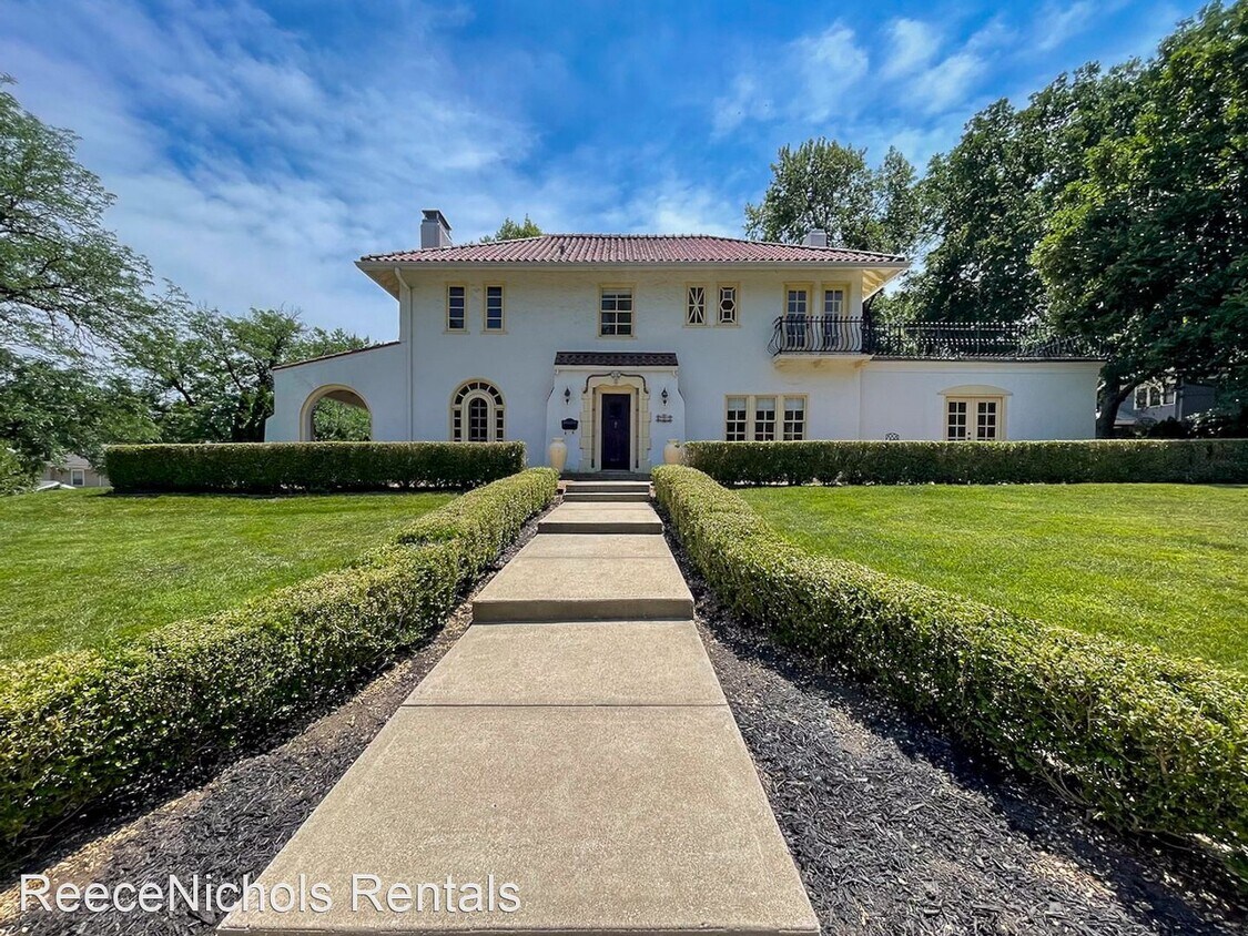 Primary Photo - 5 br, 3.5 bath House - 101 W. 54th St
