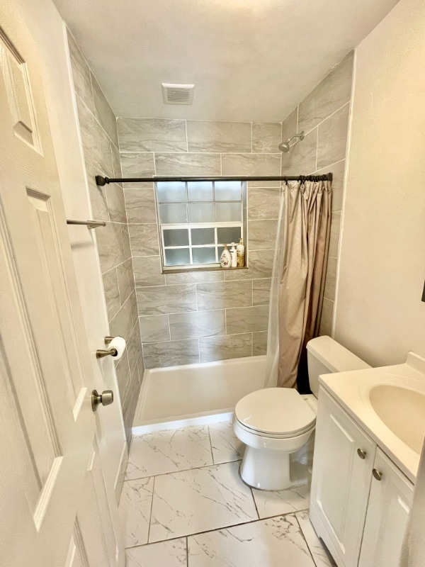Building Photo - 112 SW 67th Ave