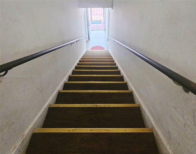 Building Photo - 977 SW 5th St