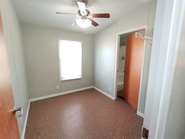 Building Photo - 31 Deerwood Park