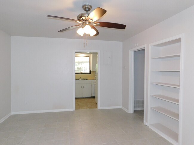 Foto del edificio - 548-552 NE 5th Ave