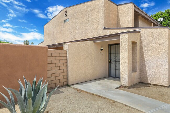 Foto del edificio - 74237 Catalina Way
