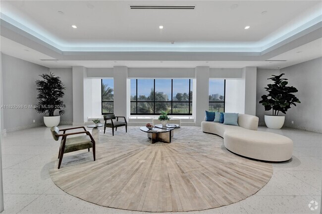 Building Photo - 20335 W Country Club Dr