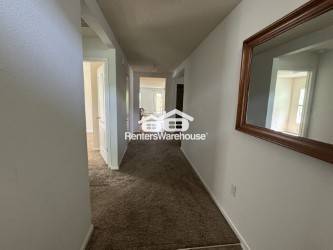 Foto del edificio - Price Just Reduced! Available now!