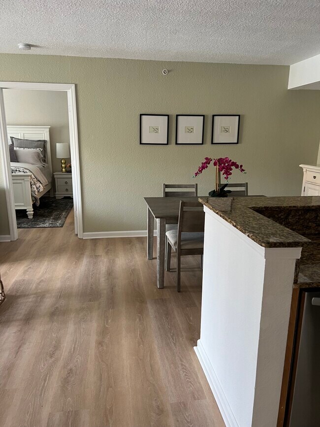 Foto del edificio - 211 SW Palm Dr
