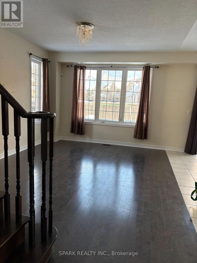 Building Photo - 15 Kawana Rd