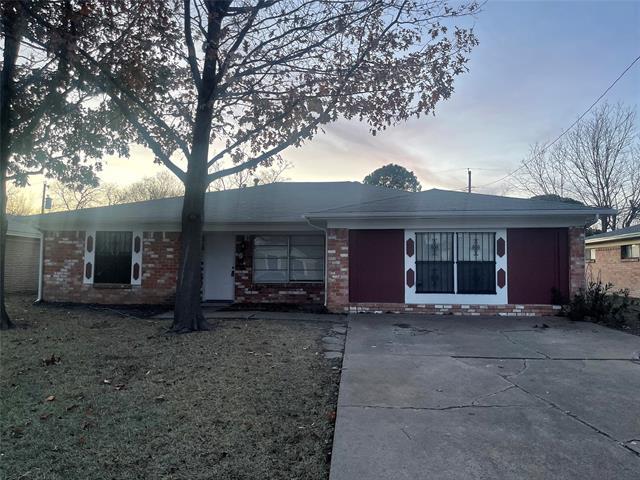 Primary Photo - 2809 Fairbrook St