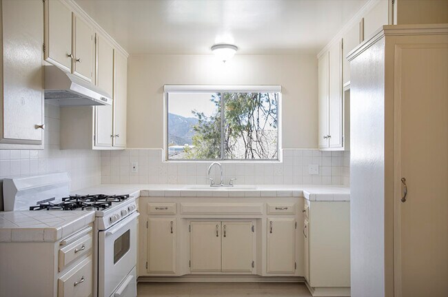 Foto del edificio - 2335 Florencita Ave