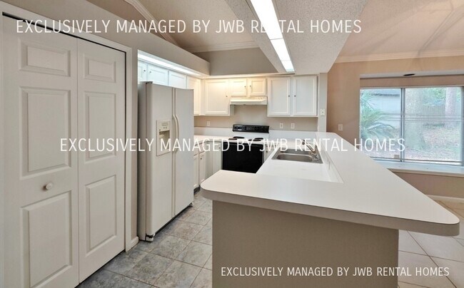 Building Photo - 1110 Radis Pl