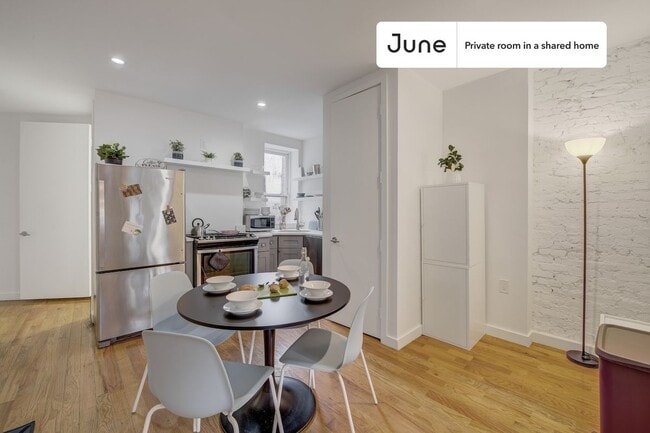 Foto del edificio - Eclectic ROOM at The Woodbine House