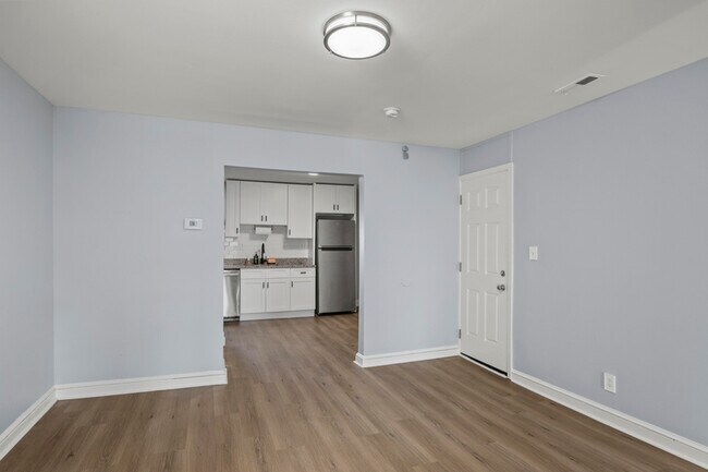 Building Photo - 2207 Callow Ave