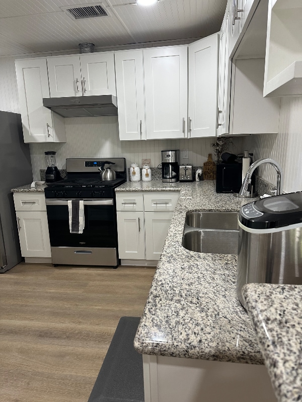 500 Acacia Dr