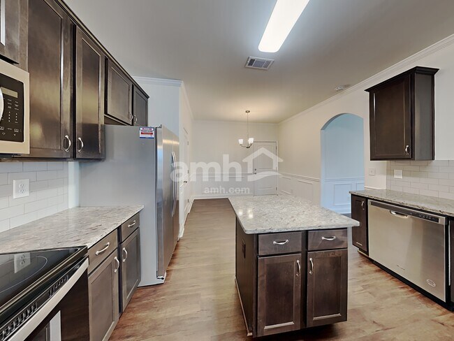 Building Photo - 216 Leland Ln