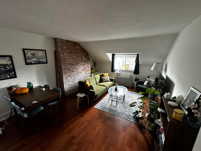 Building Photo - 453 Beacon St