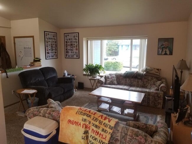 Foto del edificio - 3 Bed 2 Bath - Garage - Dog Friendly - NAS Whidbey