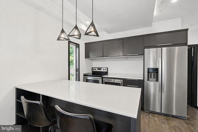 Building Photo - 519 N 38th St