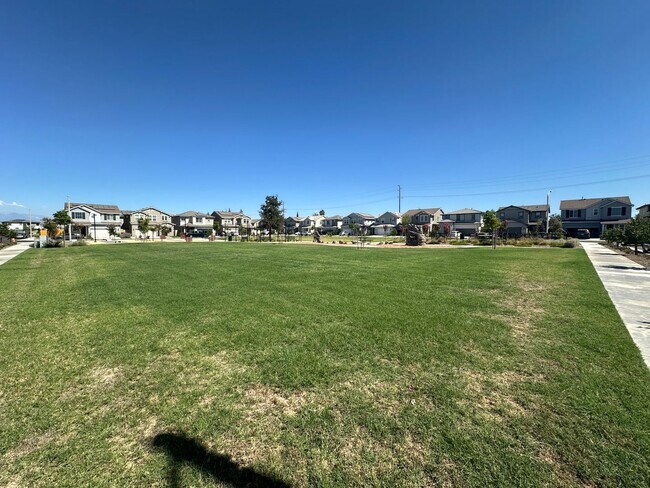 Foto del edificio - Newly Built in NW Visalia Coming soon!