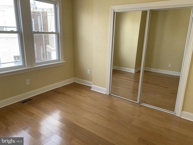Building Photo - 2515 Ashford St