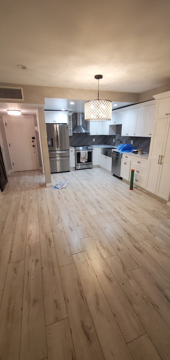 Foto del edificio - 1300 Midvale Ave