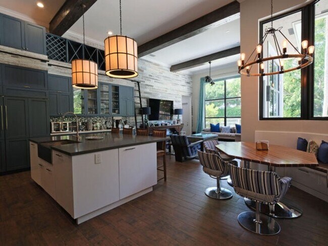 Foto del edificio - 12465 World Cup Ln