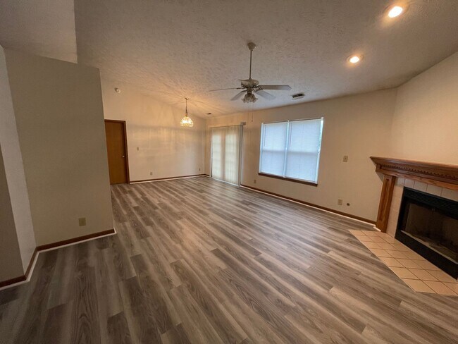 Building Photo - UPDATED 3 BR HOME IN PRIME WEST LAFAYETTE ...