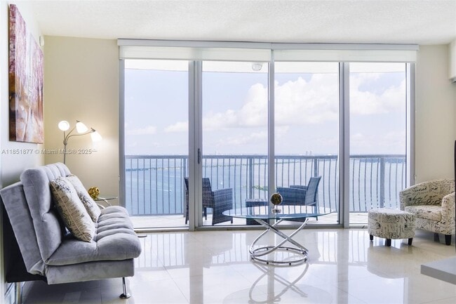 Building Photo - 1750 N Bayshore Dr