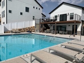Building Photo - 4356 Hurstbourne Dr