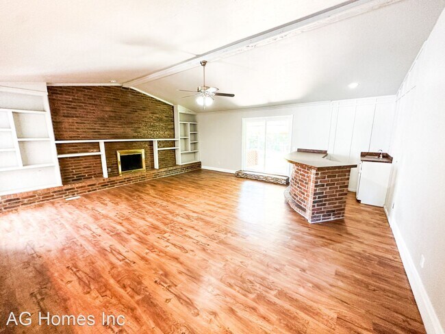 Building Photo - 3 br, 2 bath House - 109 Lochwood Cir