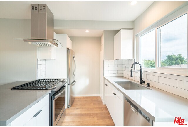 Foto del edificio - 5847 Willoughby Ave