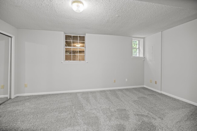 Building Photo - 8910 St Pierre Ln