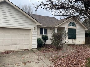 Building Photo - 130 Fawn Cir