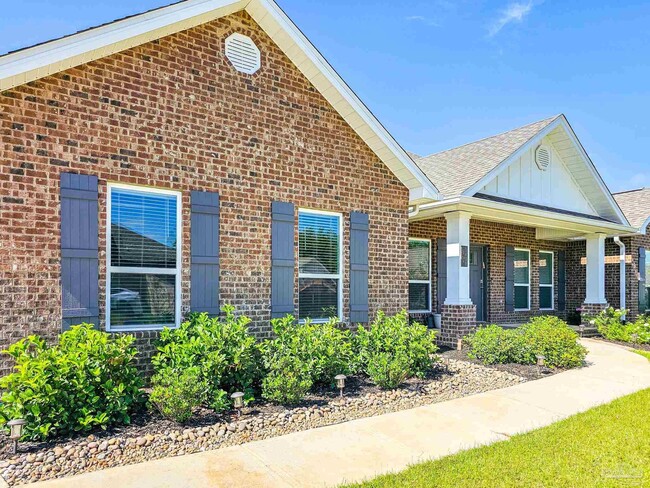 Foto del edificio - 5636 Blake Ln