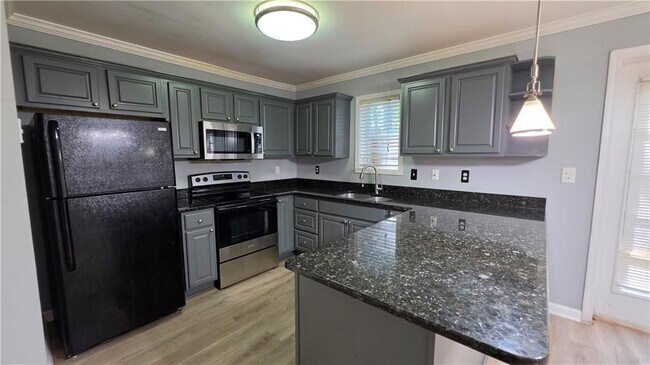 Foto del edificio - 400 Summer Pl NW