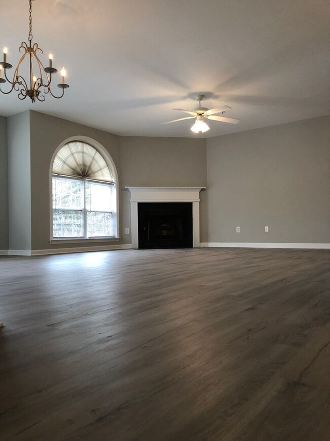 Building Photo - 211 Ivy Glen Ct