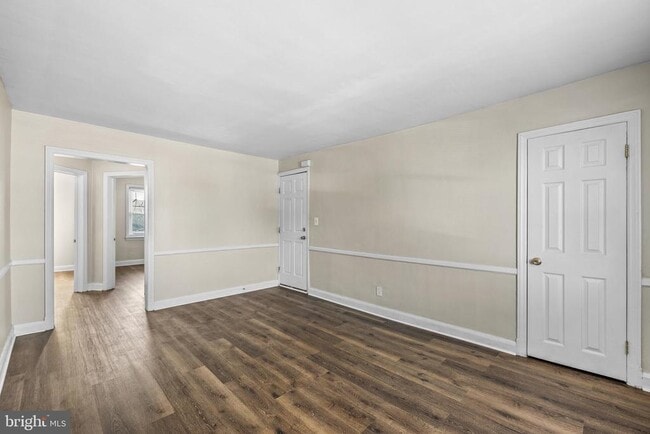 Building Photo - 1651 E Cold Spring Ln