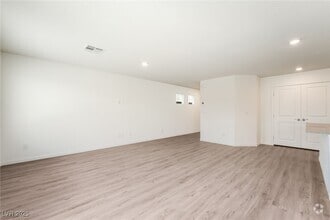Building Photo - 3324 La Cura Ave
