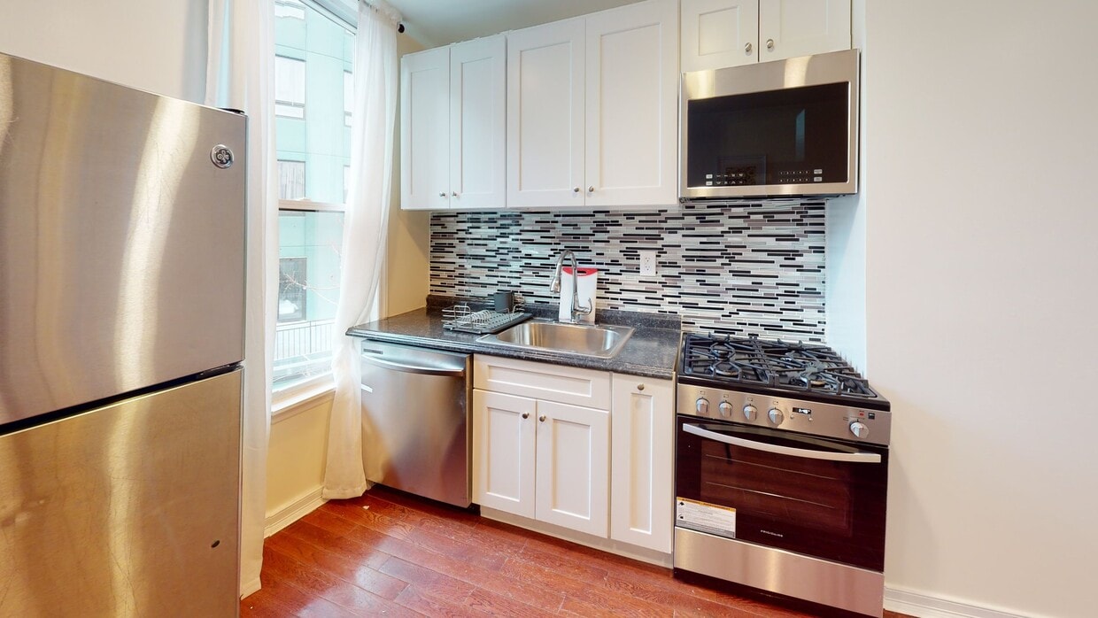 Photo - Private bedroom in 3 bed/1 bath Home