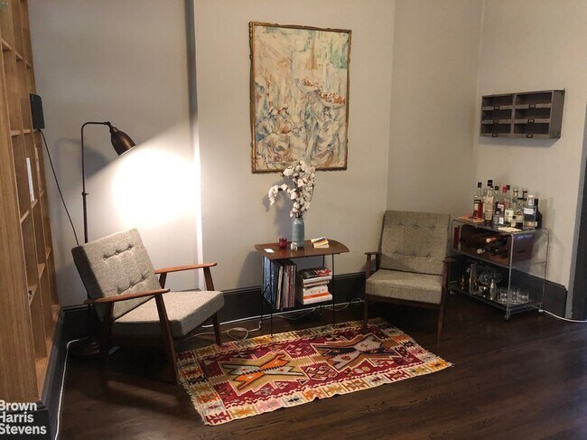 Building Photo - Amazing 3 BR 3 Bath in Carroll Gardens
