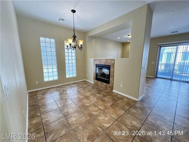 Foto del edificio - Luxury Queensridge Home with Private Loft, Balcony & Two-Way Fireplace