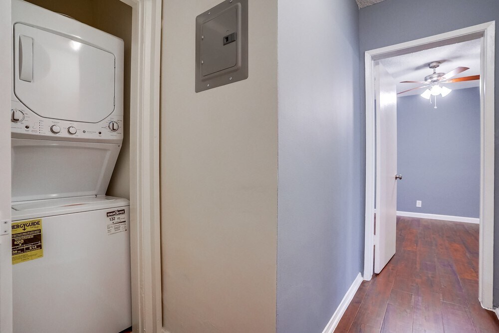 Lily's Apartments Apartments in Inglewood, CA