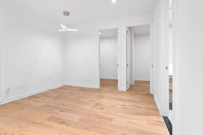 Building Photo - 2 bedroom in New York NY 10011