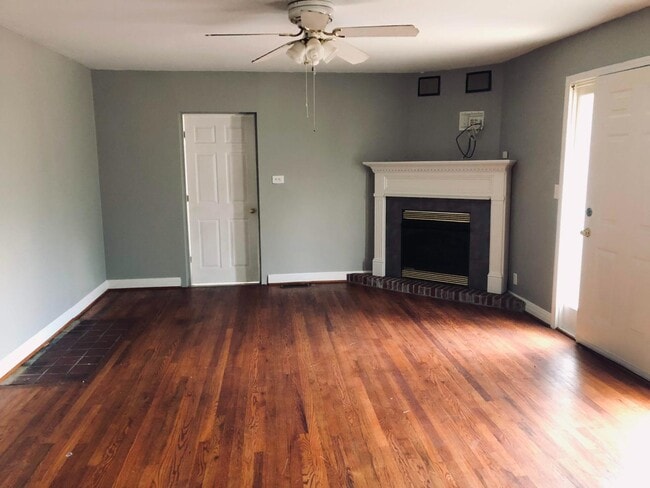 Building Photo - 316 2nd Ave S