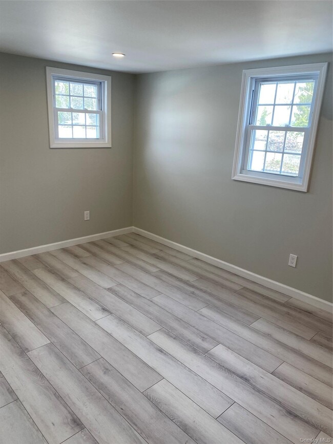 Foto del edificio - 382 Deer Park Ave