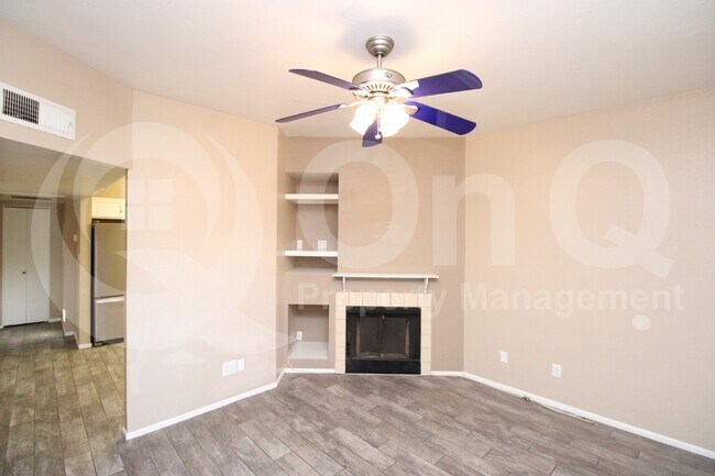 Foto del edificio - 1126 W Elliot Rd