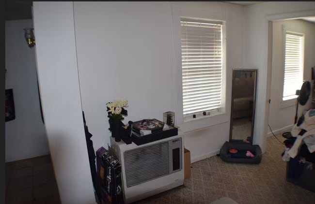 Building Photo - 181 E Shore S