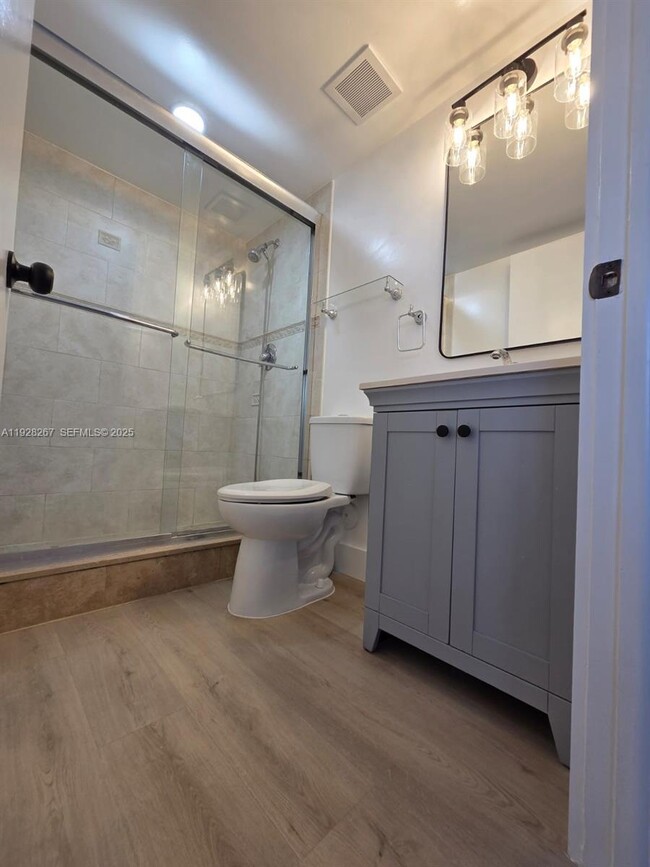 Building Photo - 10023 Winding Lake Rd