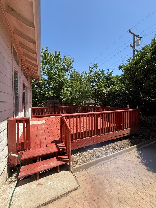 Primary Photo - 290 San Leon Dr