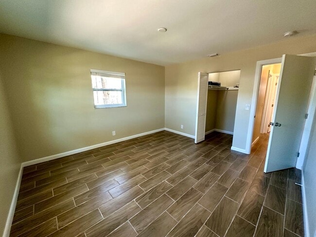 Building Photo - 9162 Sunrise Dr